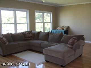 218 Copeland Road Beaufort, NC 28516 - Photo 3 of 6 Living Room