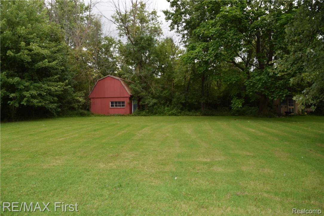 7666 Bryce Road Avoca, MI 48006 - Photo 30 of 39 DSC_0361.JPG