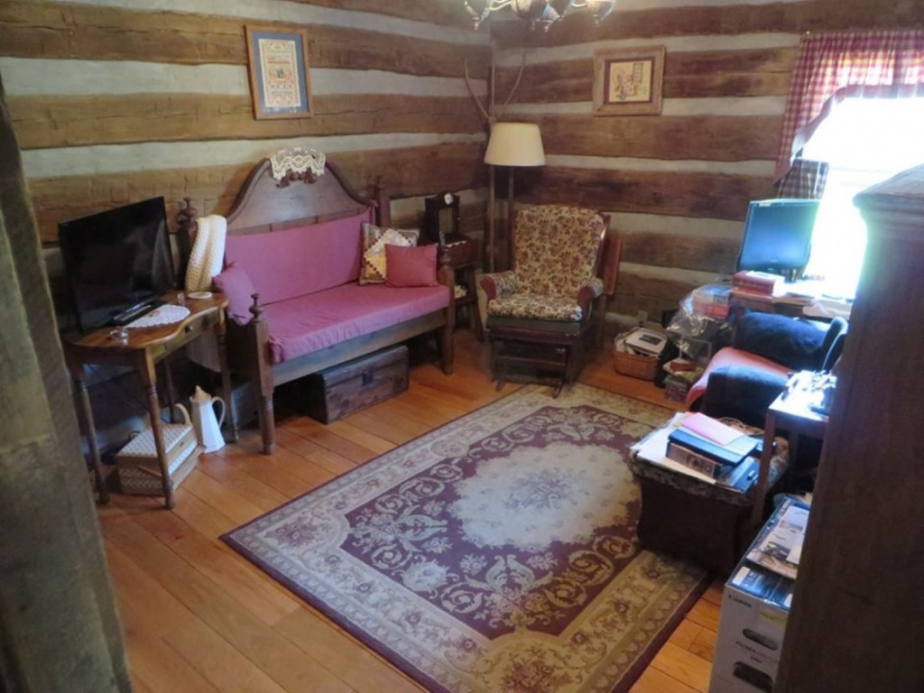260 Timber Ridge Road Bluff City, TN 37618 - Photo 8 of 17 Third bedroom or sitting room