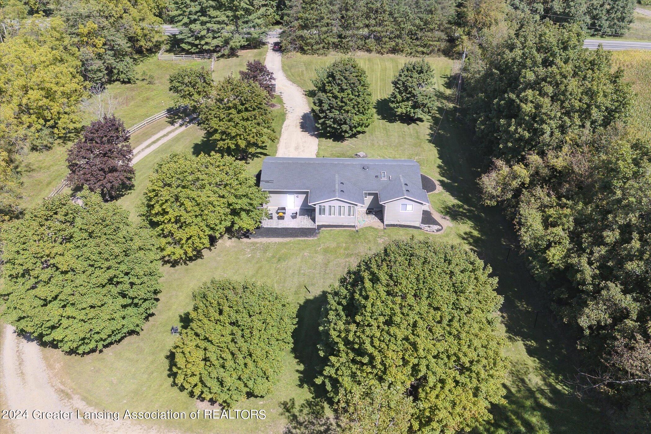 1009 West Barnes Road Mason, MI 48854 - Photo 61 of 65 60-1009-W-Barnes-Rd-Mason-MI-48854-Windo