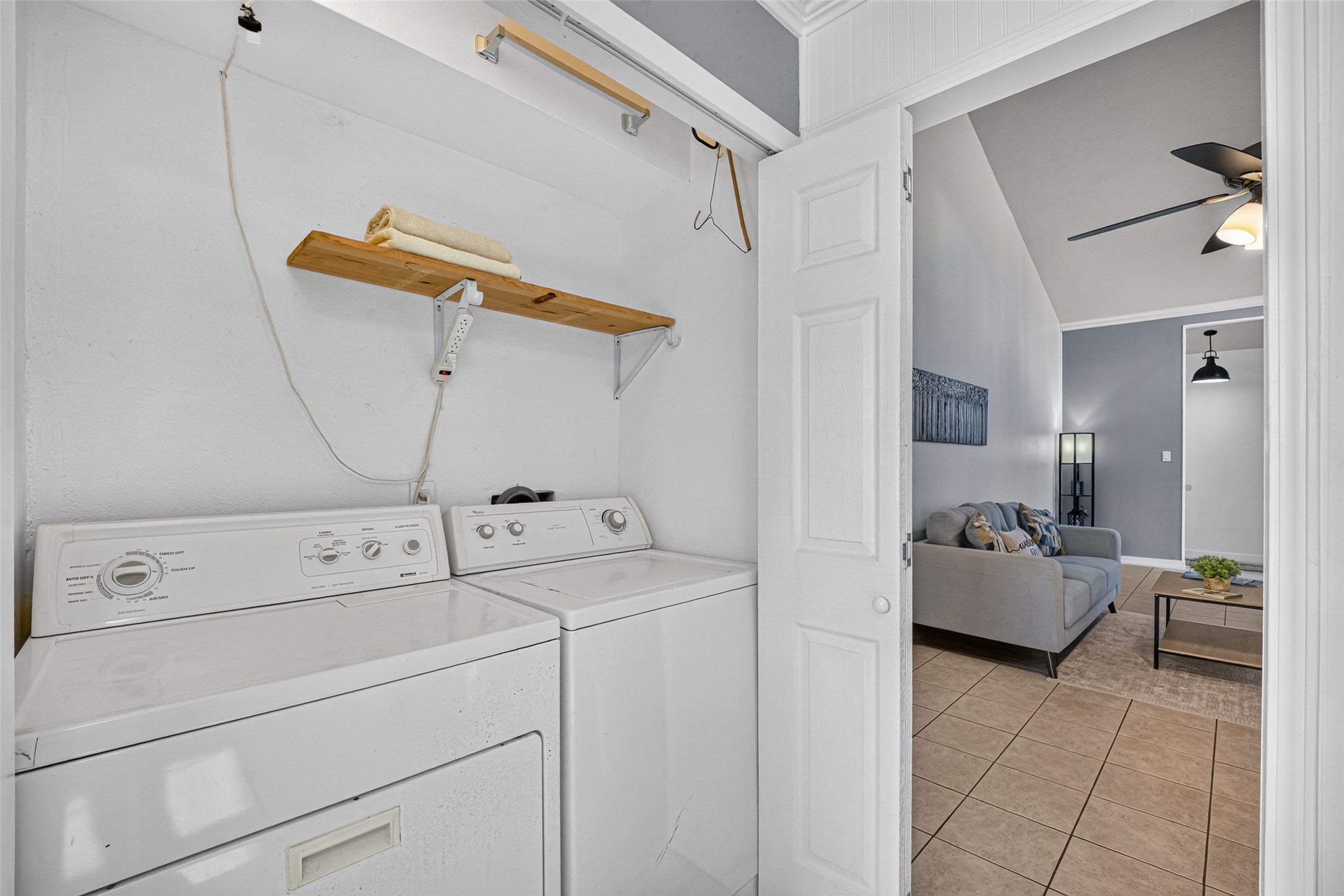 6401 Deihl Road, Unit 301 Houston, TX 77092 - Photo 9 of 31 Washer and Dryer.