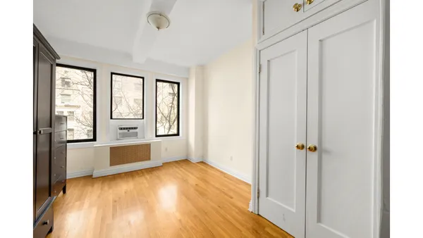 $3,295 | 118 West 72nd Street, Unit 201 | Upper West Side