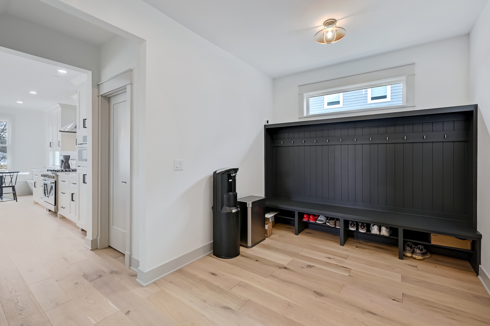 1205 Ridge Road Westmont, IL 60527 - Photo 9 of 25 a view of a living room