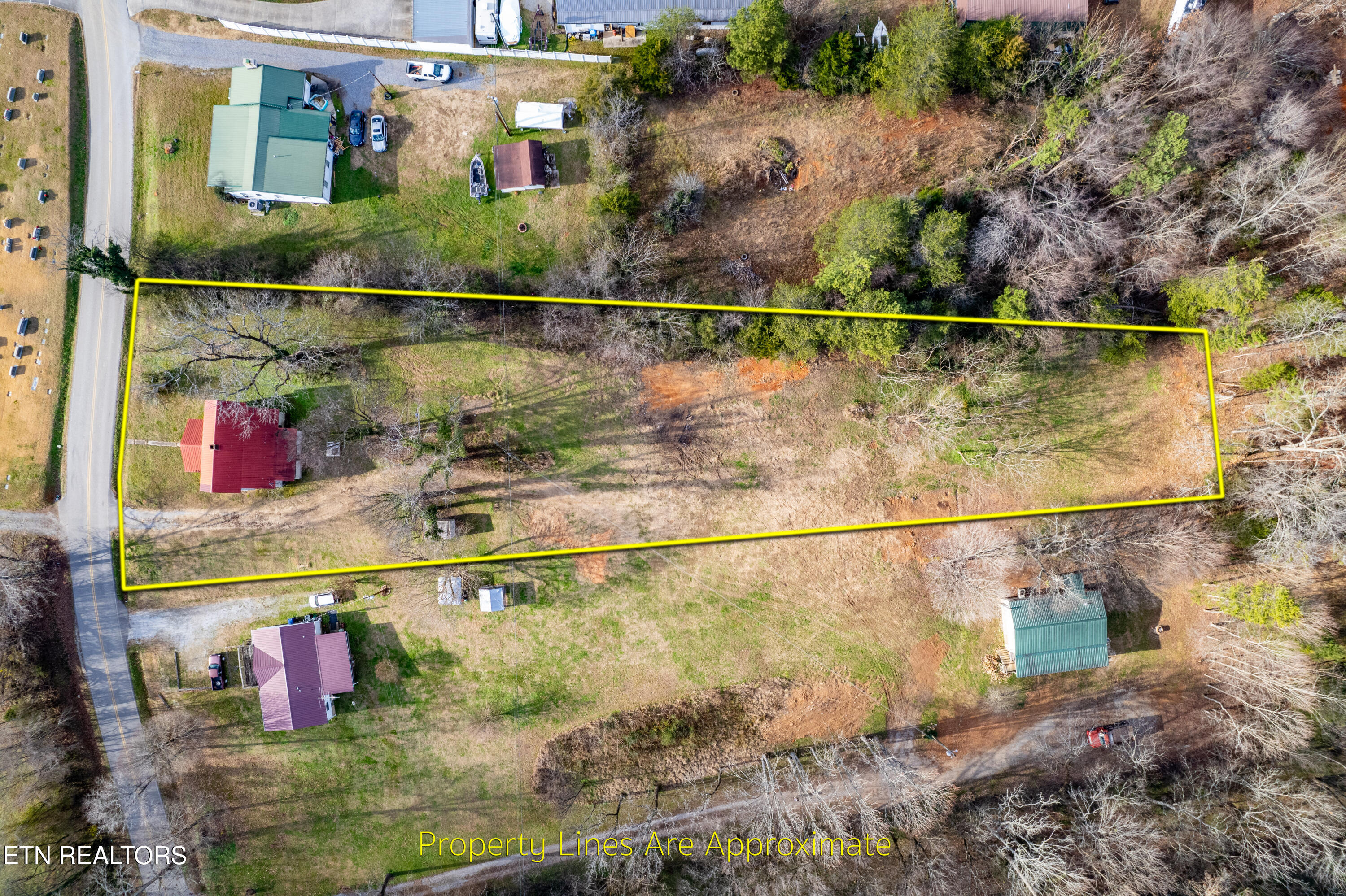 271 Trigonia Road Greenback, TN 37742 - Photo 8 of 26 271TrigoniaRd-25