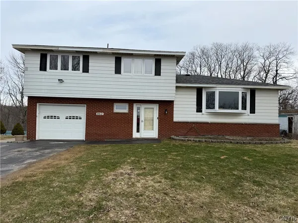 $249,900 | 862 County Rte 25, Minetto, NY 13126