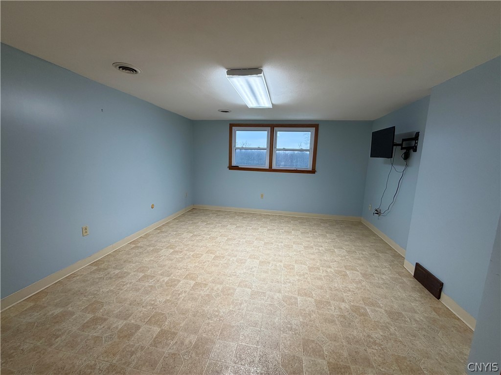 862 County Rte 25 Minetto, NY 13126 - Photo 9 of 37