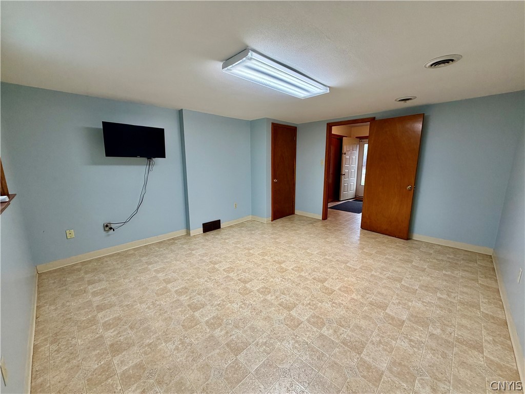 862 County Rte 25 Minetto, NY 13126 - Photo 10 of 37