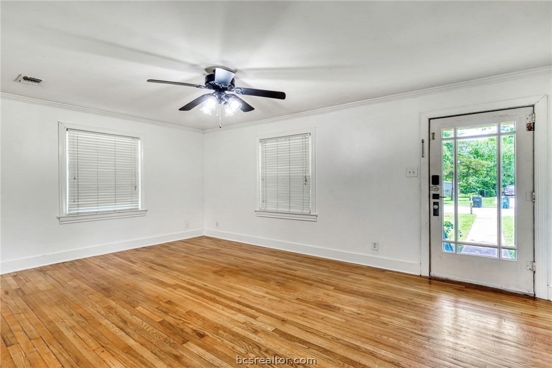 710 Inwood Drive Bryan, TX 77802 - Photo 4 of 22