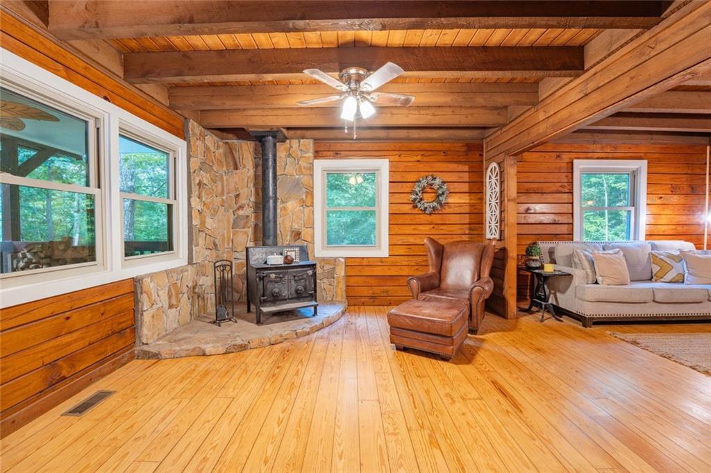 465 Waters Edge Clarkesville, GA 30523 - Photo 7 of 46