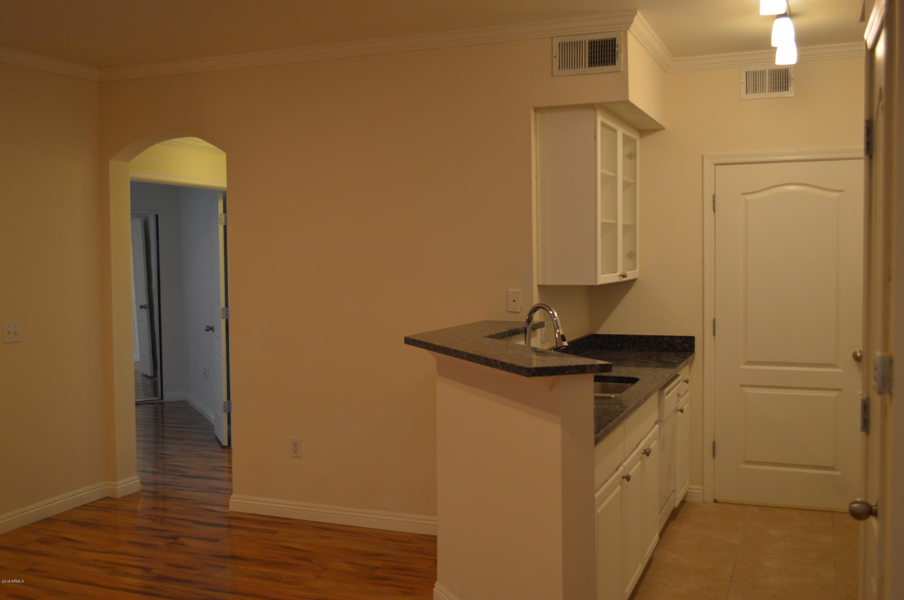 1701 East Colter Street, Unit 201 Phoenix, AZ 85016 - Photo 4 of 49 DSC_0005