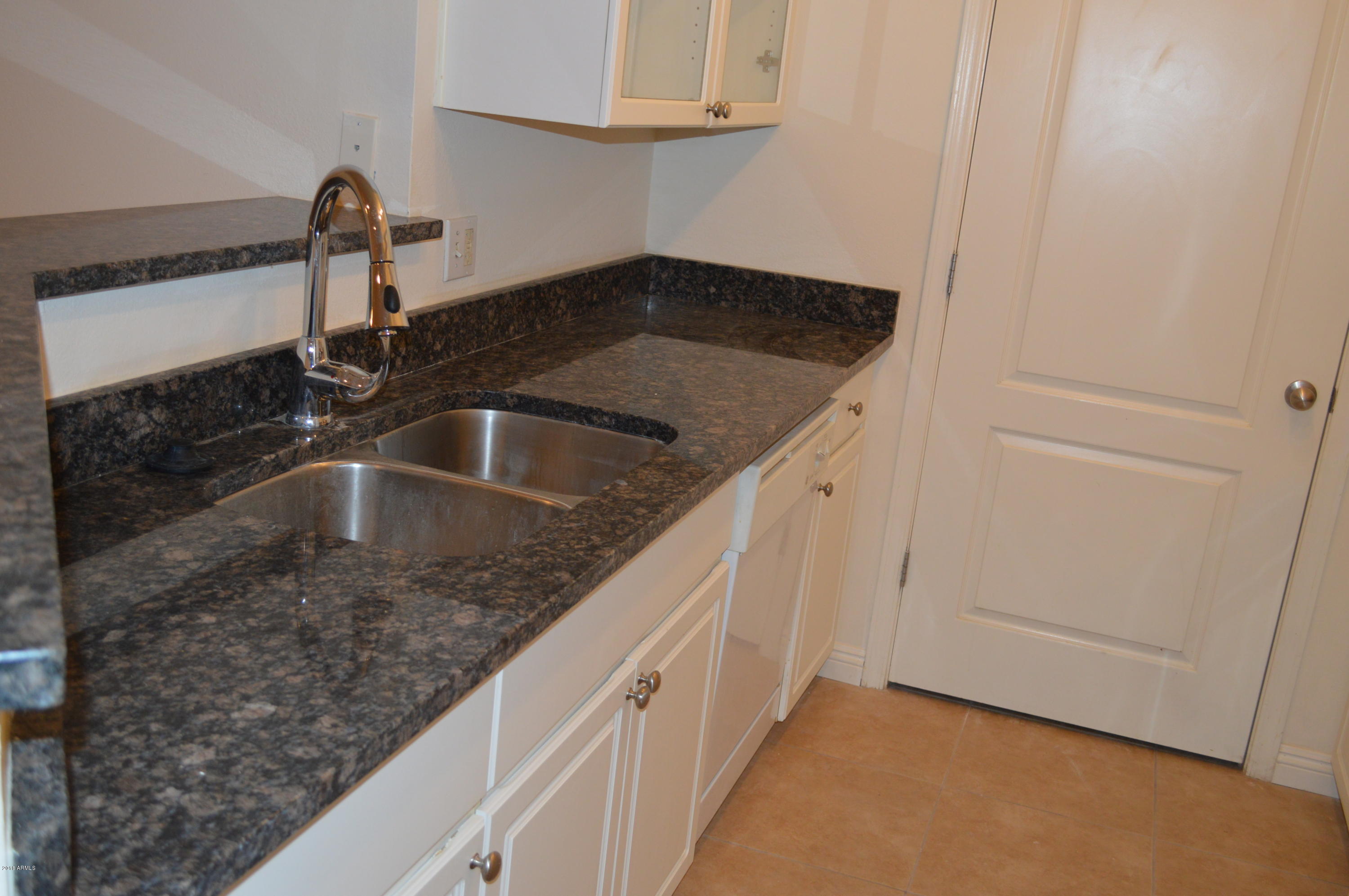 1701 East Colter Street, Unit 201 Phoenix, AZ 85016 - Photo 7 of 49 DSC_0009