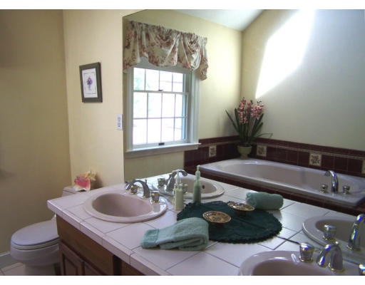 10 Molly Road Andover, MA 01810 - Photo 16 of 25 Gallery Image 16