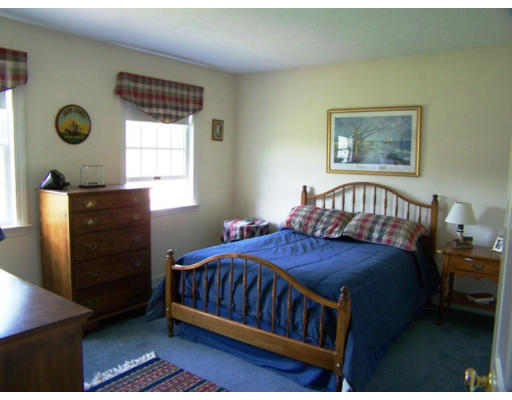 10 Molly Road Andover, MA 01810 - Photo 18 of 25 Gallery Image 18