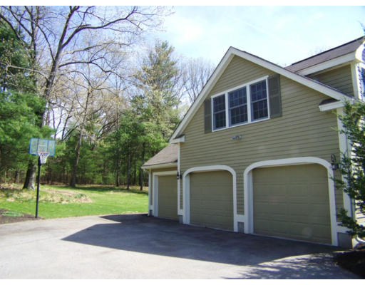 10 Molly Road Andover, MA 01810 - Photo 3 of 25 Gallery Image 3