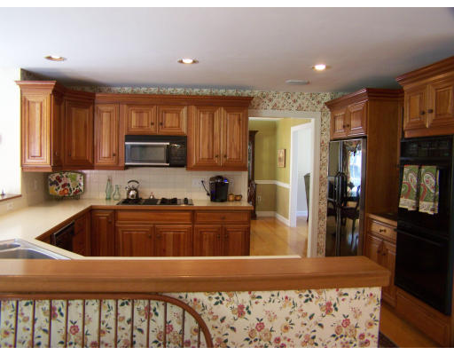 10 Molly Road Andover, MA 01810 - Photo 5 of 25 Gallery Image 5