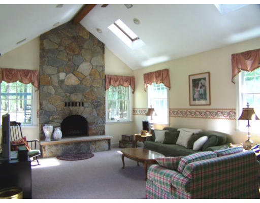 10 Molly Road Andover, MA 01810 - Photo 7 of 25 Gallery Image 7