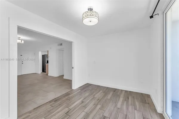 $2,000 | 1251 Northeast 108th Street, Unit 810, Miami, FL 33161