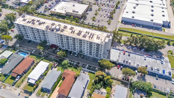 $2,000 | 1251 Northeast 108th Street, Unit 810, Miami, FL 33161