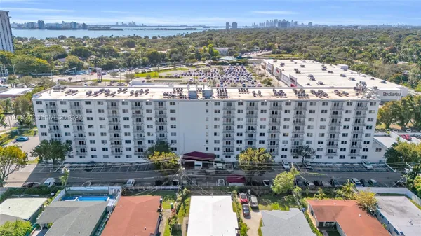 $2,000 | 1251 Northeast 108th Street, Unit 810, Miami, FL 33161