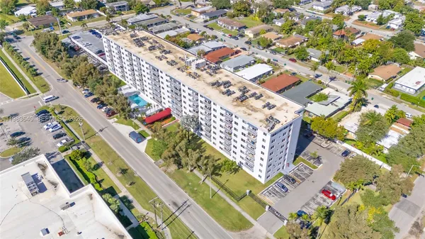 $2,000 | 1251 Northeast 108th Street, Unit 810, Miami, FL 33161