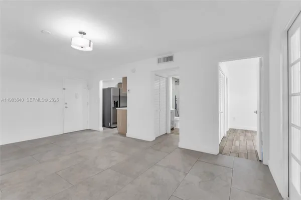 $2,000 | 1251 Northeast 108th Street, Unit 810, Miami, FL 33161