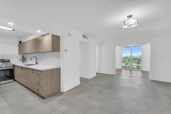 $2,000 | 1251 Northeast 108th Street, Unit 810, Miami, FL 33161