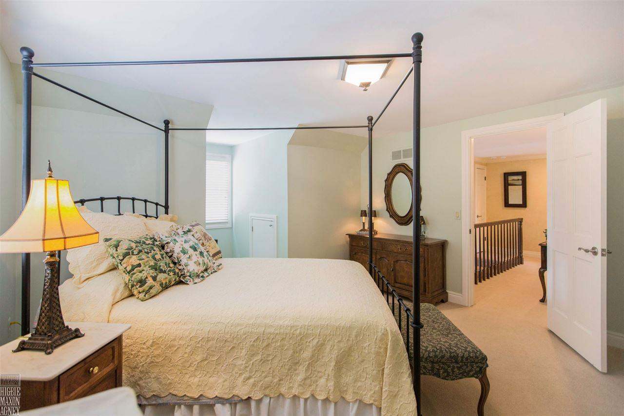 42 South Duval Road Grosse Pointe, MI 48236 - Photo 23 of 29 31340058-22.JPG