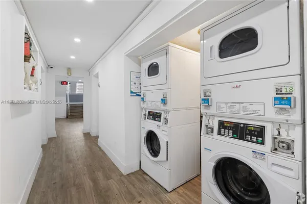 a view of kitchen with washer and dryer