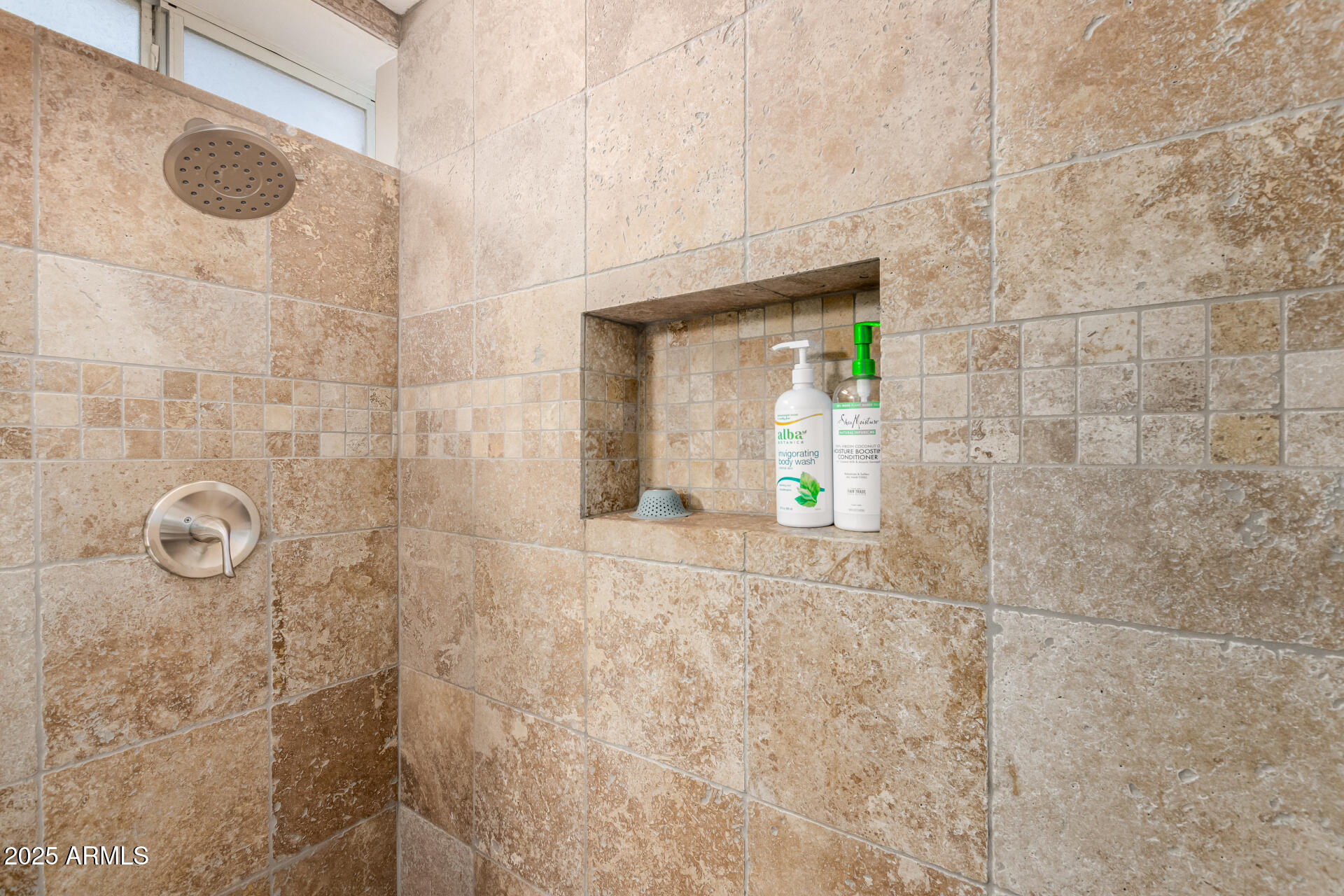 5319 North 15th Street Phoenix, AZ 85014 - Photo 16 of 30 a bathroom with a shower