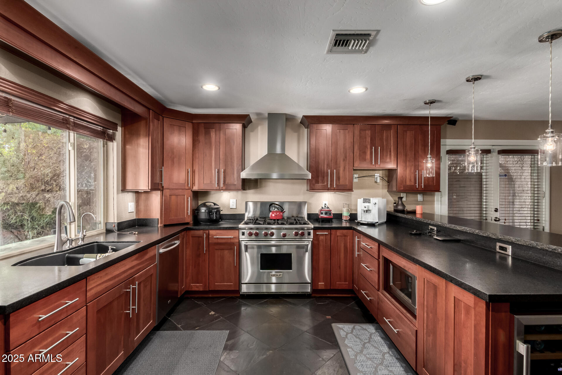 5319 North 15th Street Phoenix, AZ 85014 - Photo 5 of 32 Kitchen