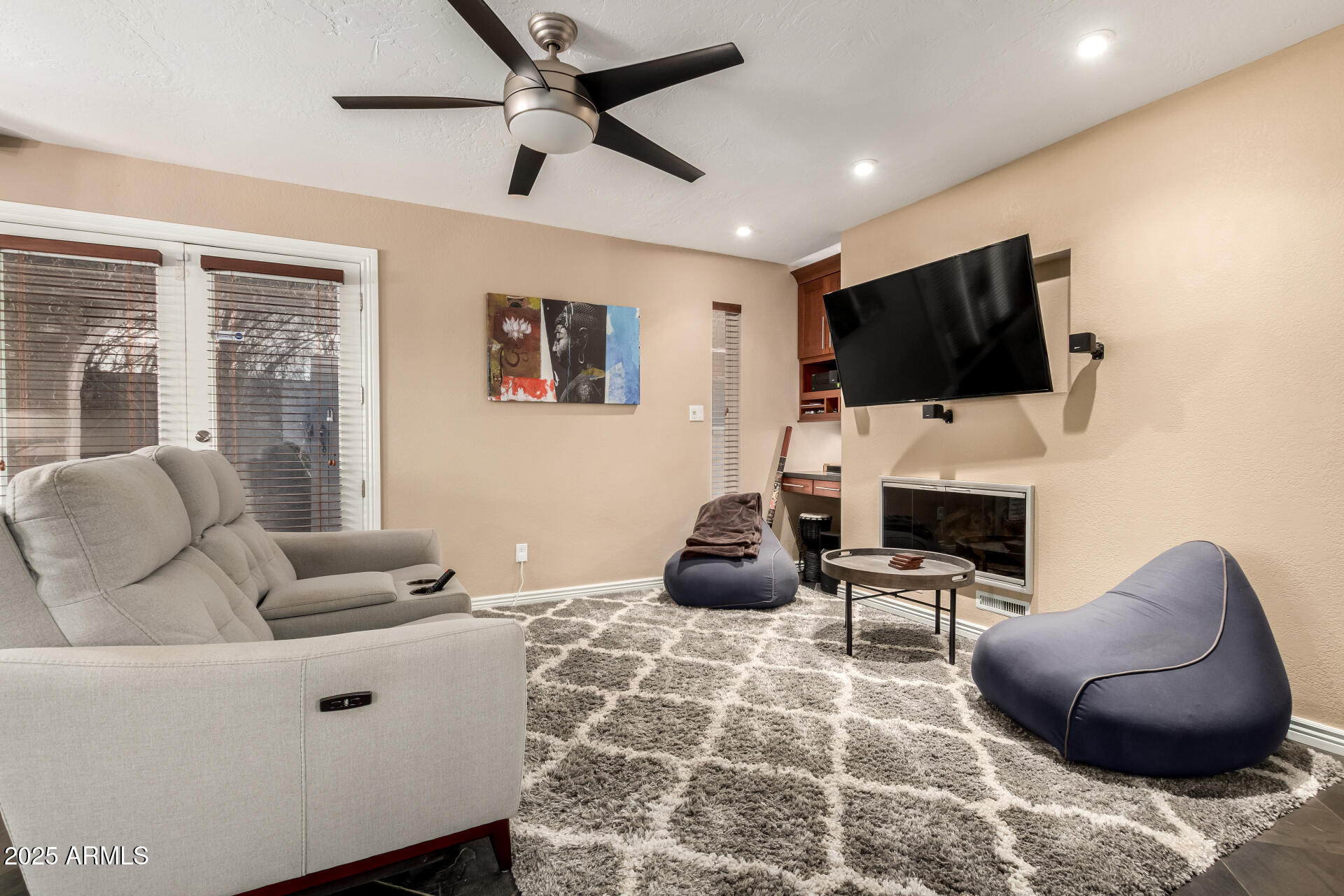 5319 North 15th Street Phoenix, AZ 85014 - Photo 7 of 32 Family Room