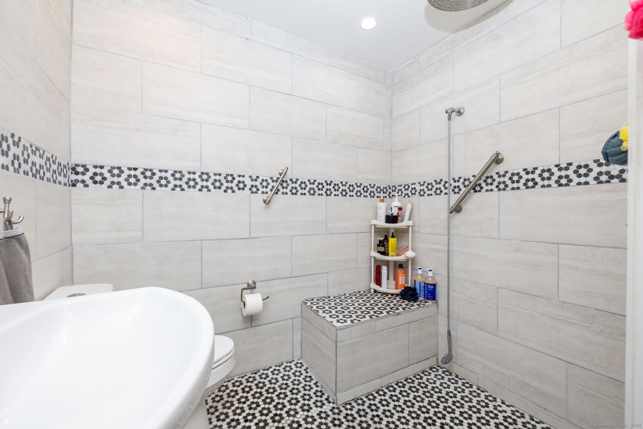 115 Grove Street Putnam, CT 06260 - Photo 14 of 36