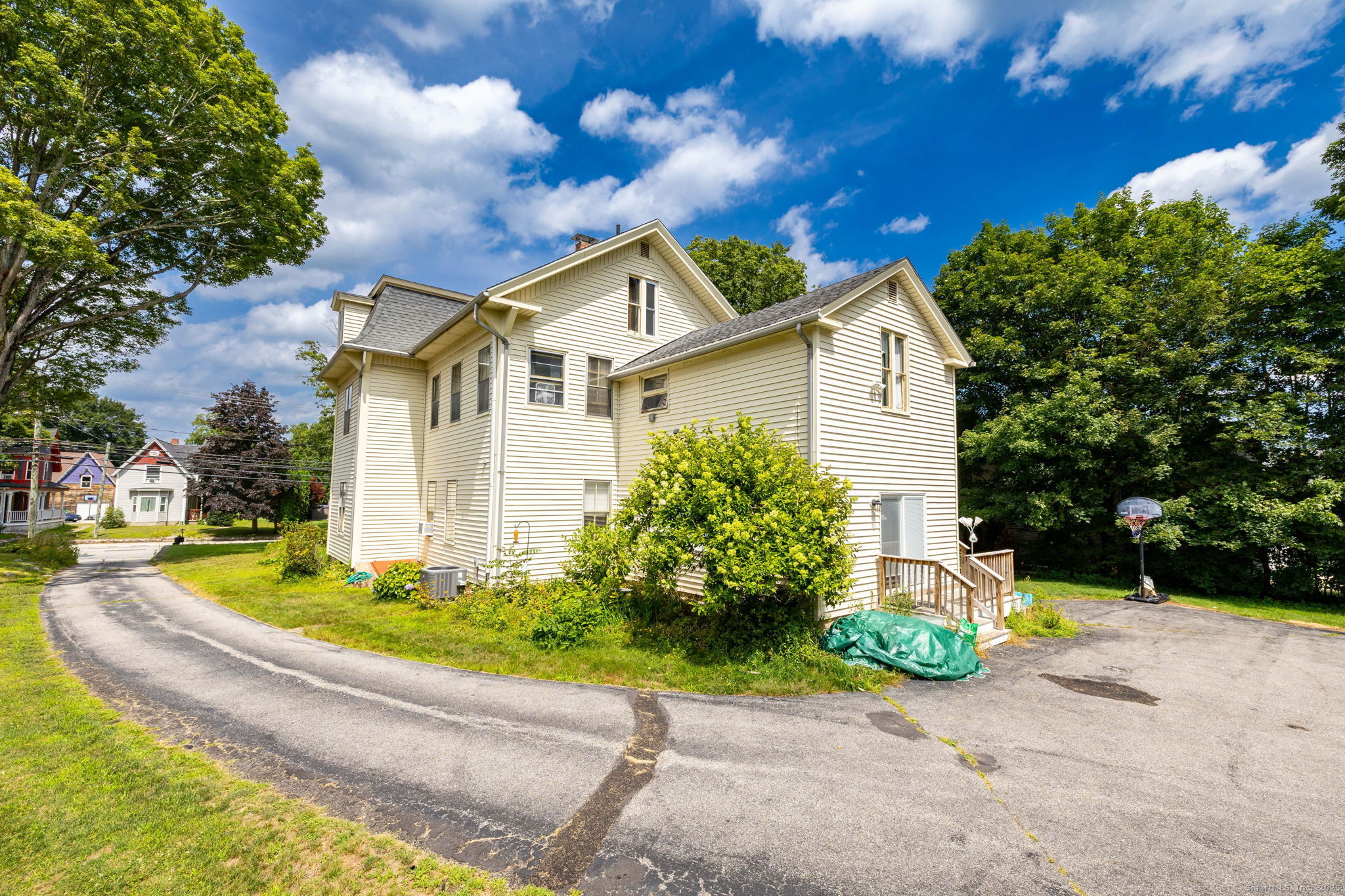 115 Grove Street Putnam, CT 06260 - Photo 5 of 36