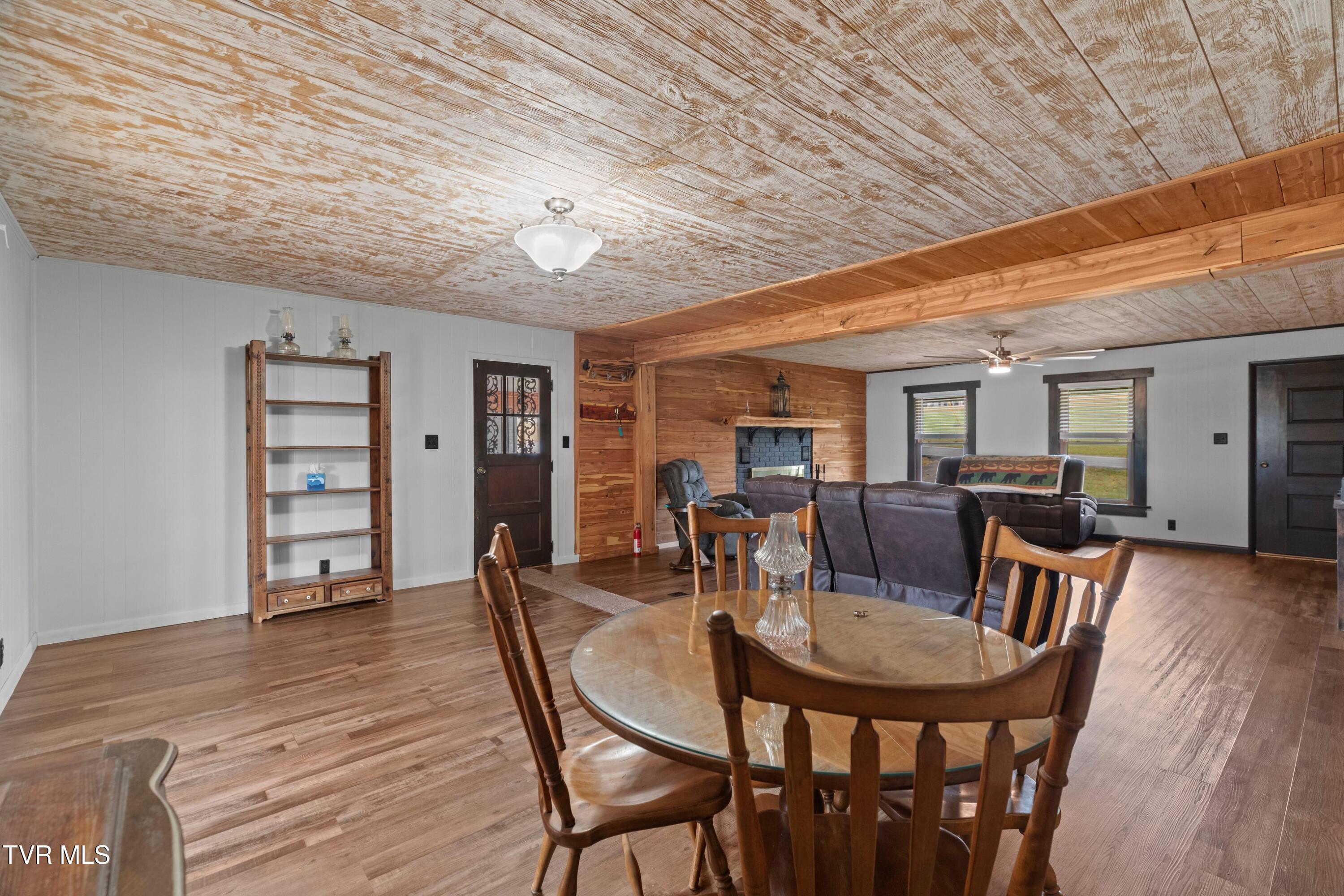 643 Hart Road Dandridge, TN 37725 - Photo 11 of 63 011-643HartRoad-Dandridge-TN-37725-SMALL