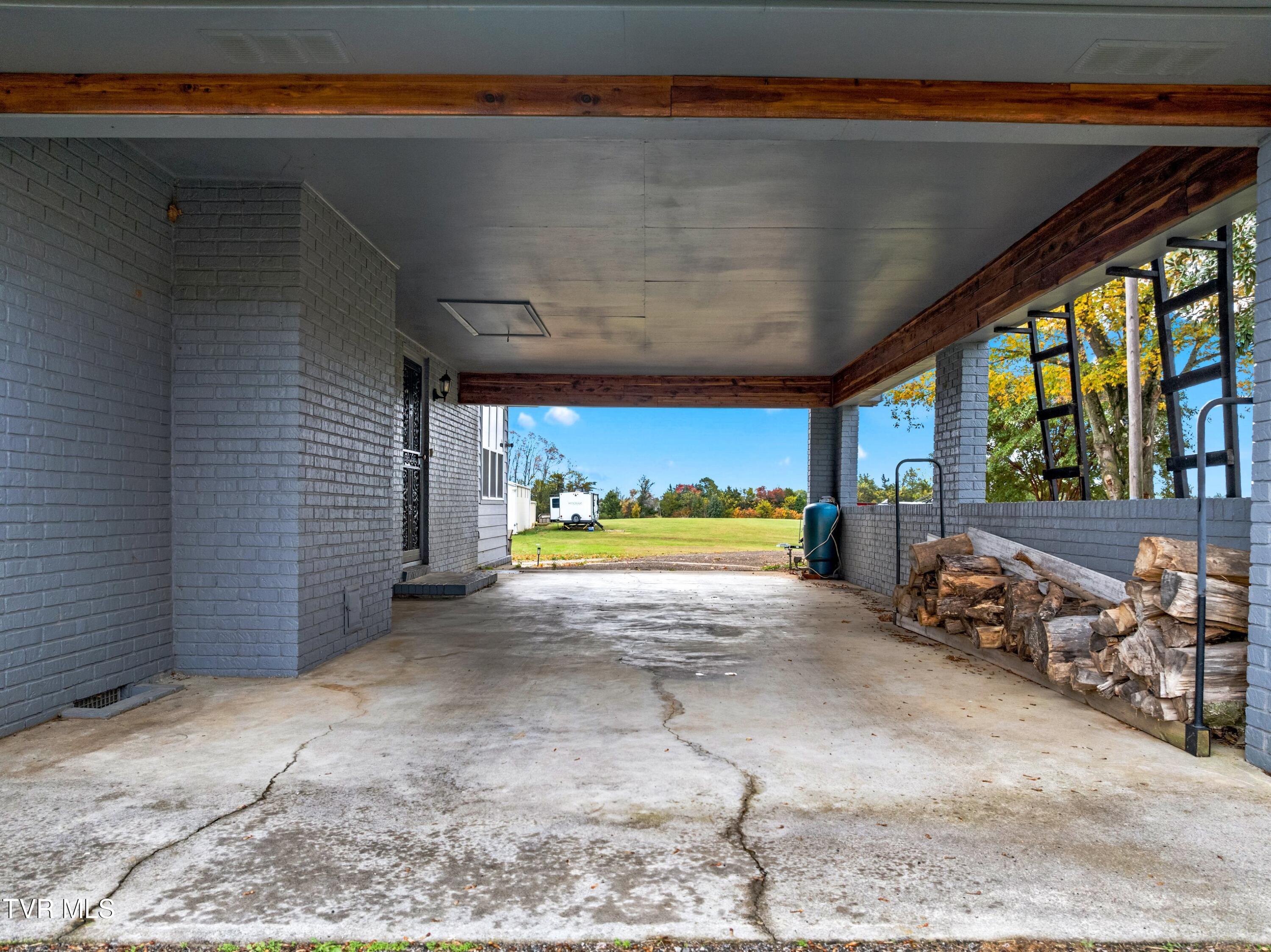 643 Hart Road Dandridge, TN 37725 - Photo 41 of 63 041-643HartRoad-Dandridge-TN-37725-SMALL