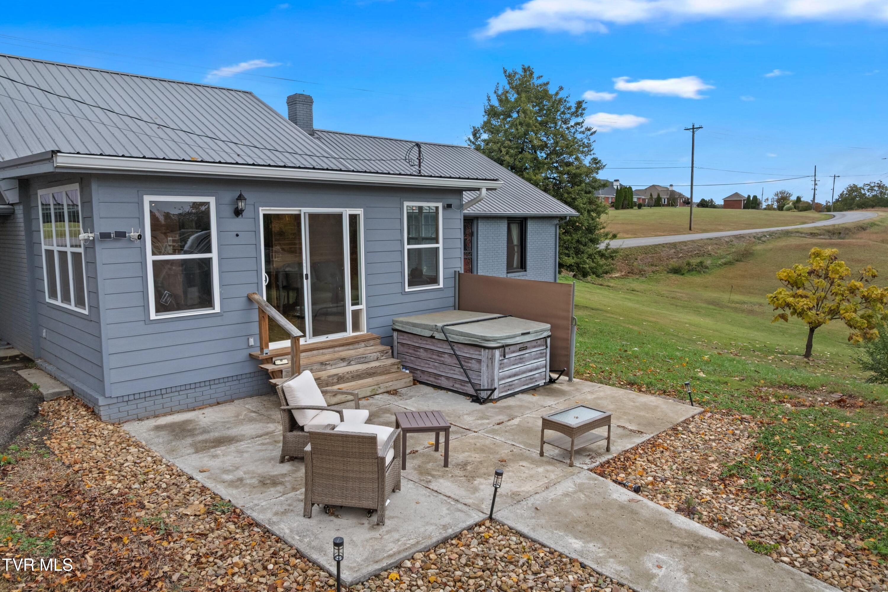 643 Hart Road Dandridge, TN 37725 - Photo 43 of 63 043-643HartRoad-Dandridge-TN-37725-SMALL