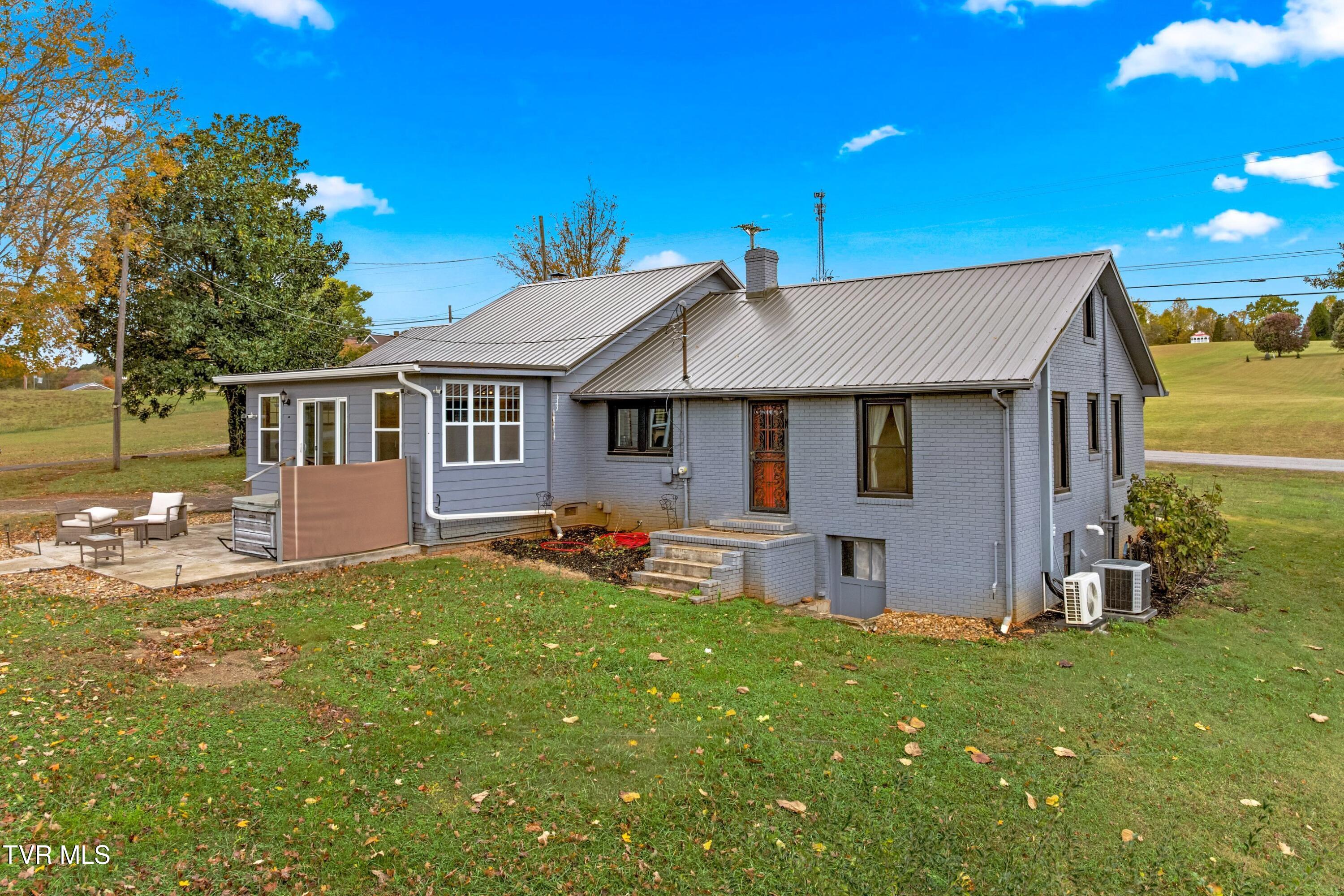 643 Hart Road Dandridge, TN 37725 - Photo 44 of 63 044-643HartRoad-Dandridge-TN-37725-SMALL