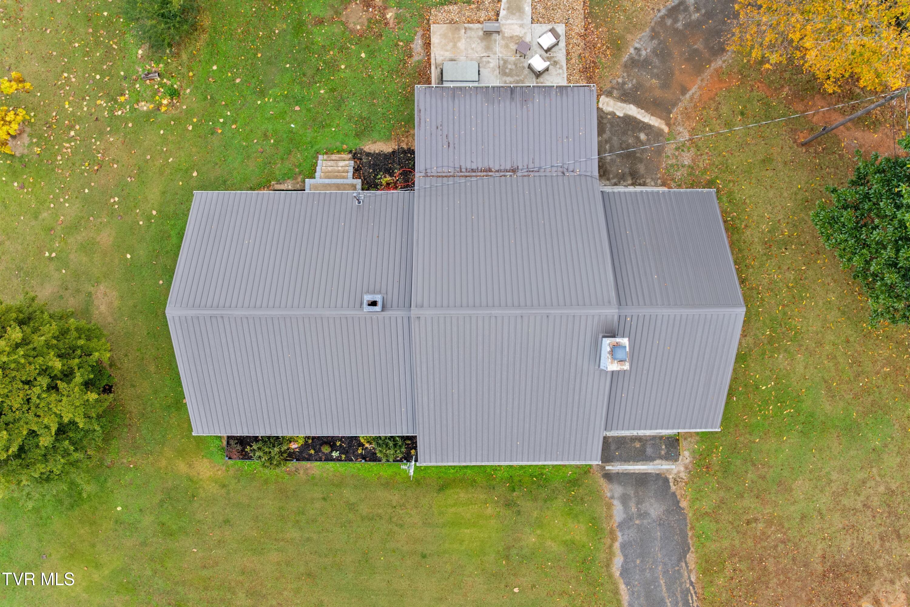 643 Hart Road Dandridge, TN 37725 - Photo 46 of 63 046-643HartRoad-Dandridge-TN-37725-SMALL