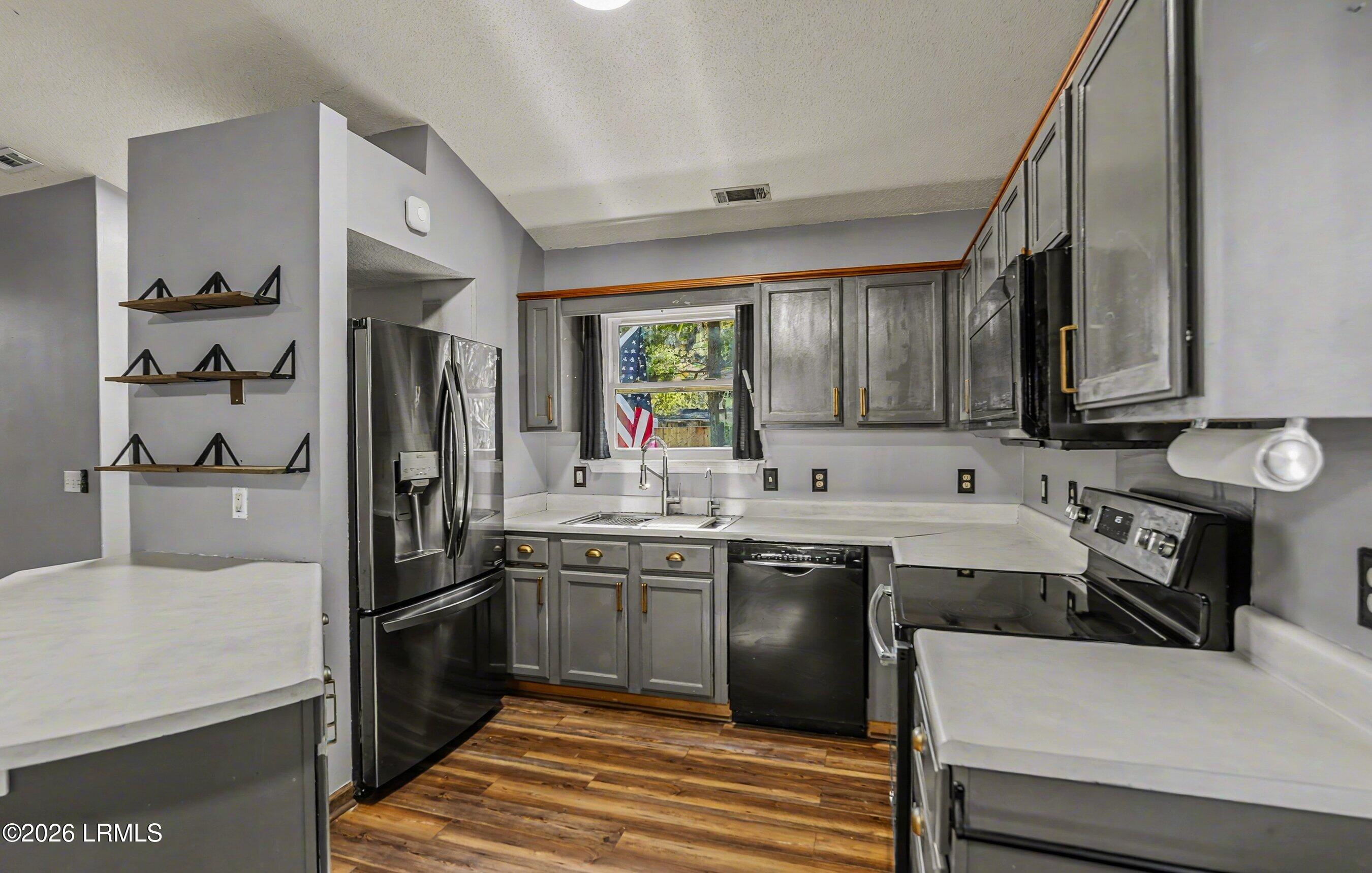 8 Factory Creek Road Beaufort, SC 29907 - Photo 7 of 37 DSC06686-60-1.jpg-SMALL