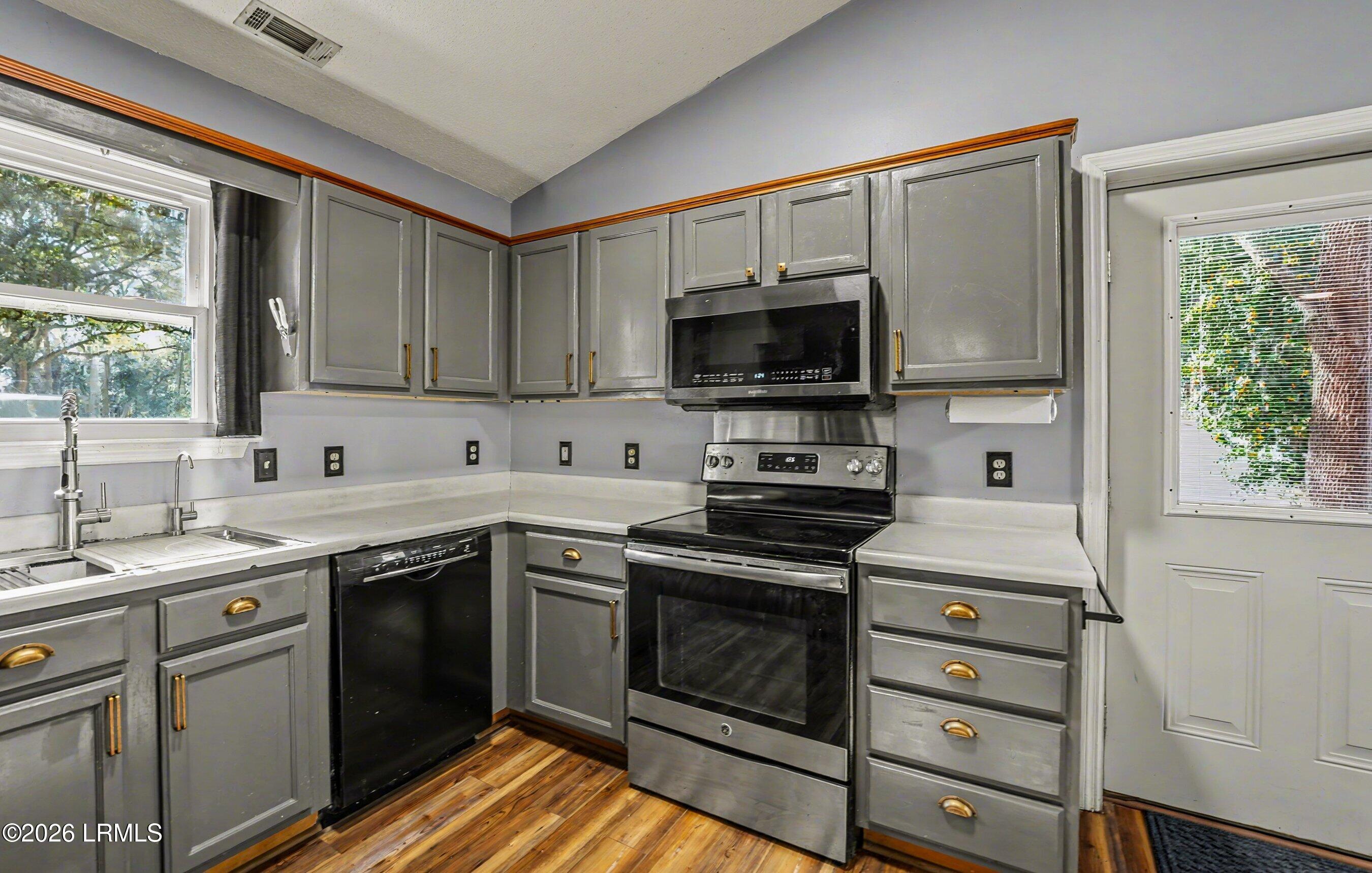 8 Factory Creek Road Beaufort, SC 29907 - Photo 8 of 37 DSC06691-65-1.jpg-SMALL