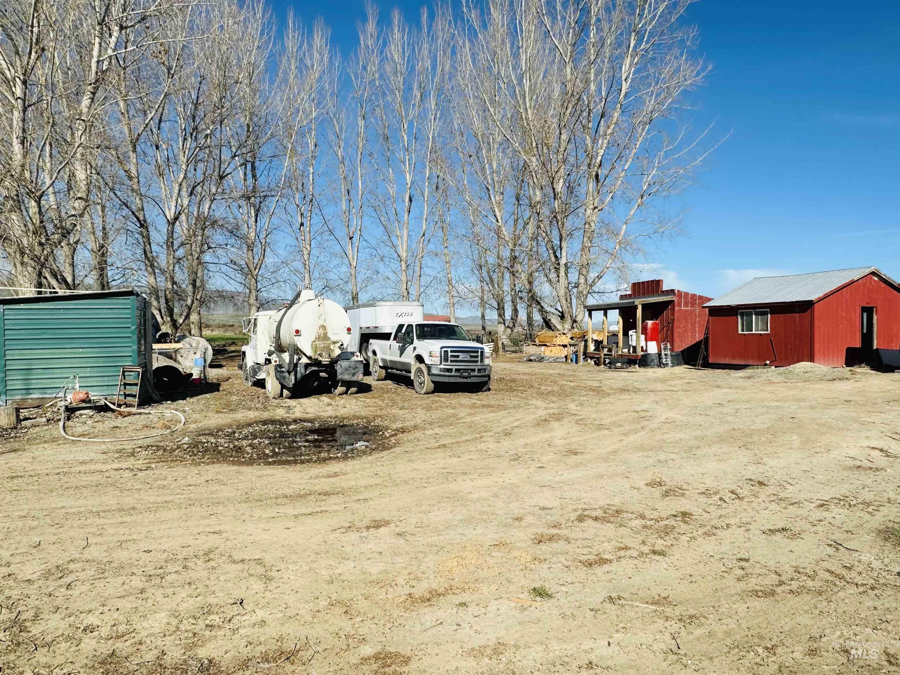 5051 South Rd J Vale, OR 97918 - Photo 27 of 49 View of yard with an outdoor structure