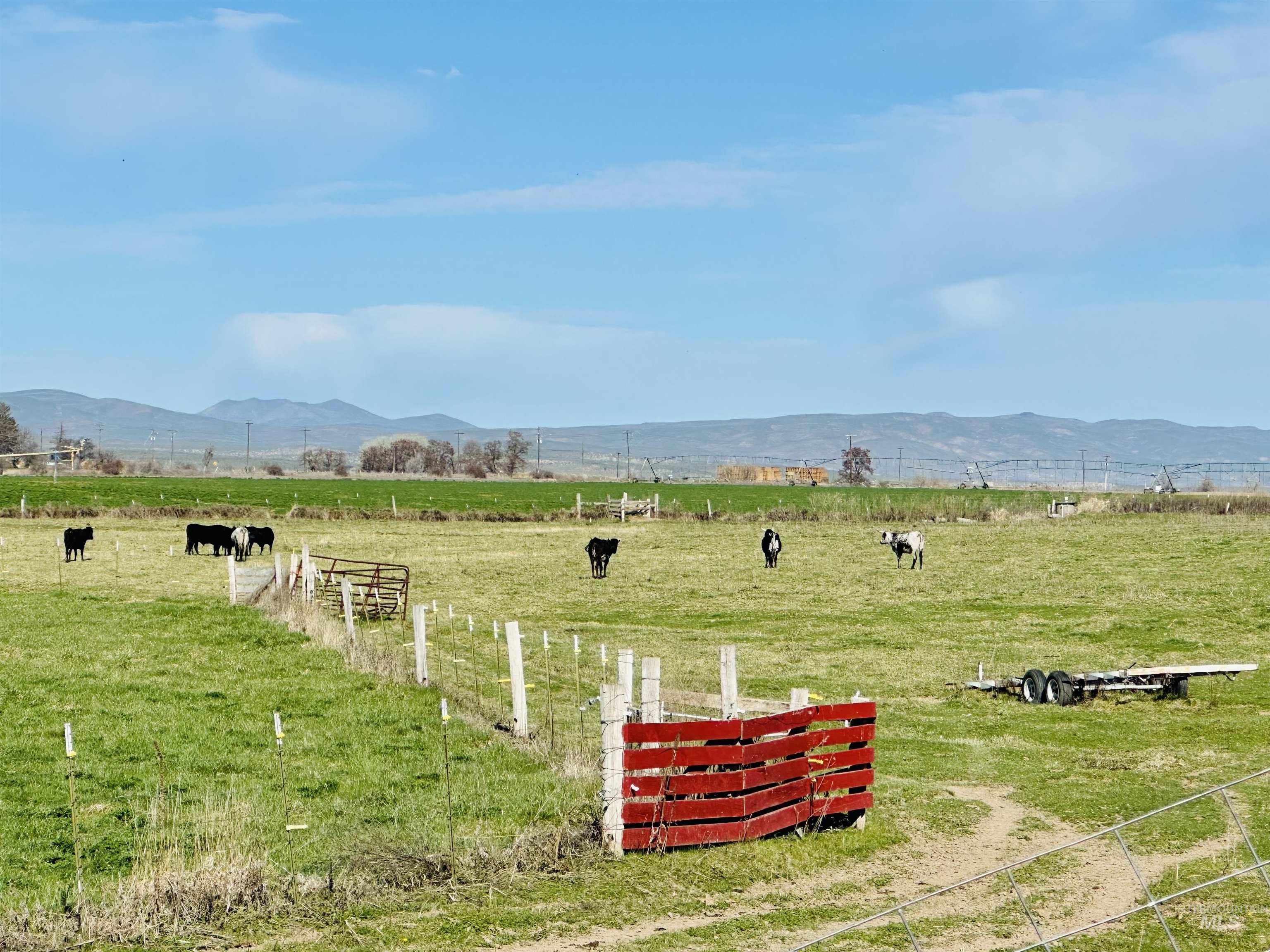 5051 South Rd J Vale, OR 97918 - Photo 36 of 49 Exterior view of mountains
