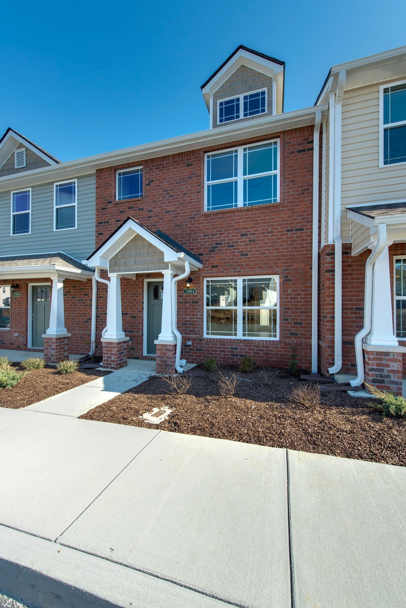 1055 Wells Way Spring Hill, TN 37174 - Photo 4 of 37 Gallery Image 4