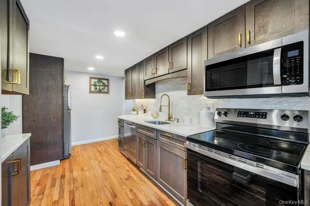 $529,999 | 63 Beech Avenue, Farmingville, NY 11738