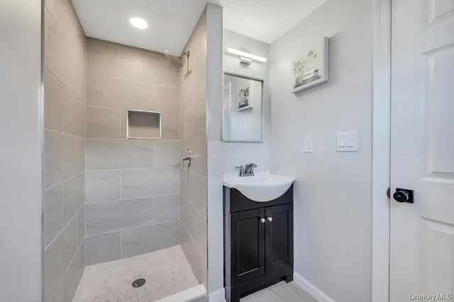 $529,999 | 63 Beech Avenue, Farmingville, NY 11738