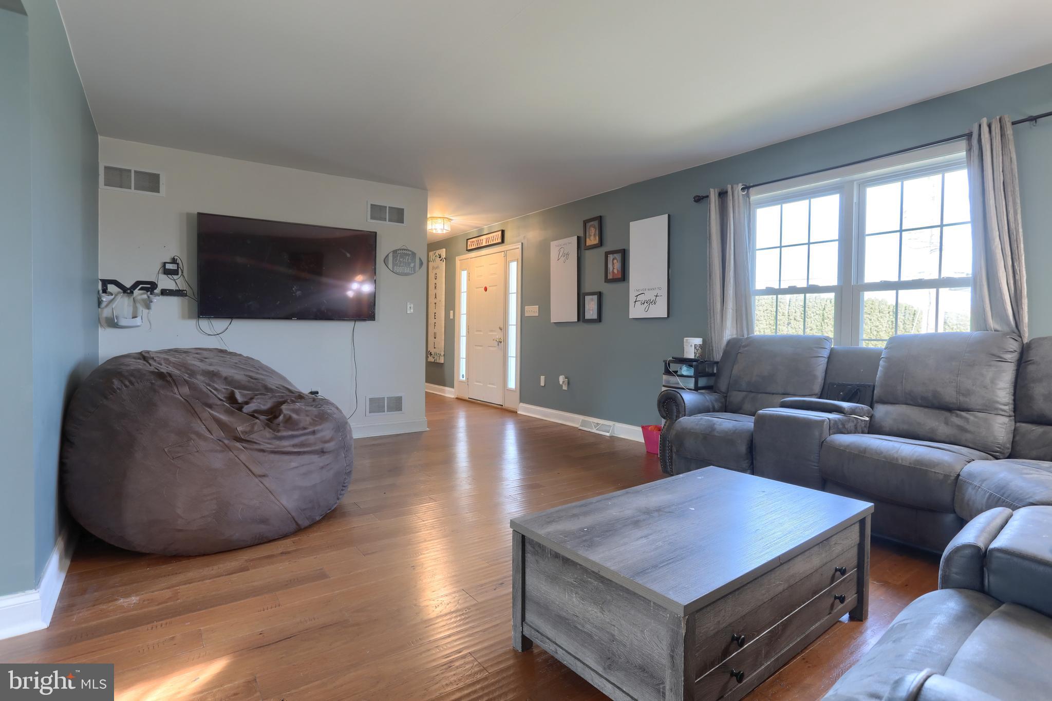 215 West Sun Hill Road Manheim, PA 17545 - Photo 8 of 38 Gallery Image 8