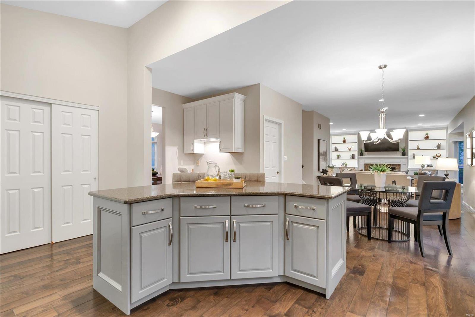 865 Castle Pines Drive Ballwin, MO 63021 - Photo 13 of 33