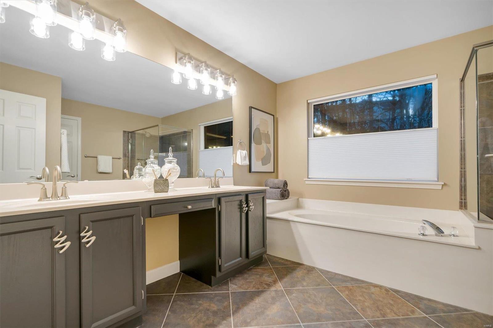 865 Castle Pines Drive Ballwin, MO 63021 - Photo 20 of 33