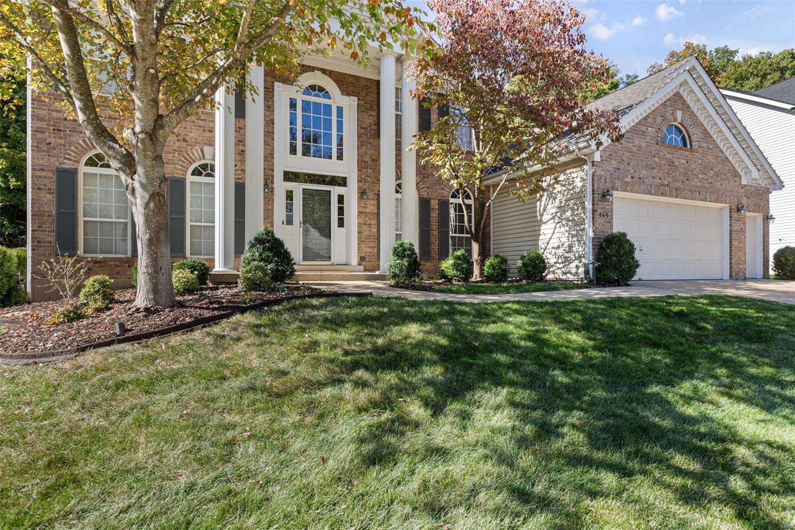 865 Castle Pines Drive Ballwin, MO 63021 - Photo 2 of 33