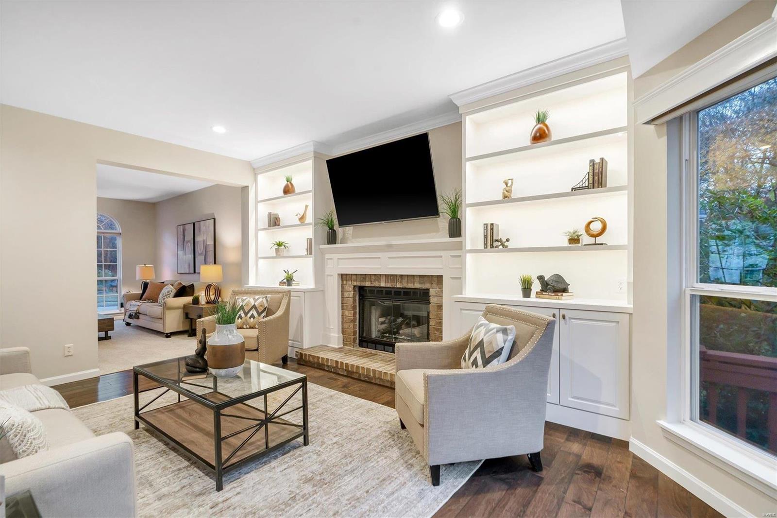 865 Castle Pines Drive Ballwin, MO 63021 - Photo 7 of 33